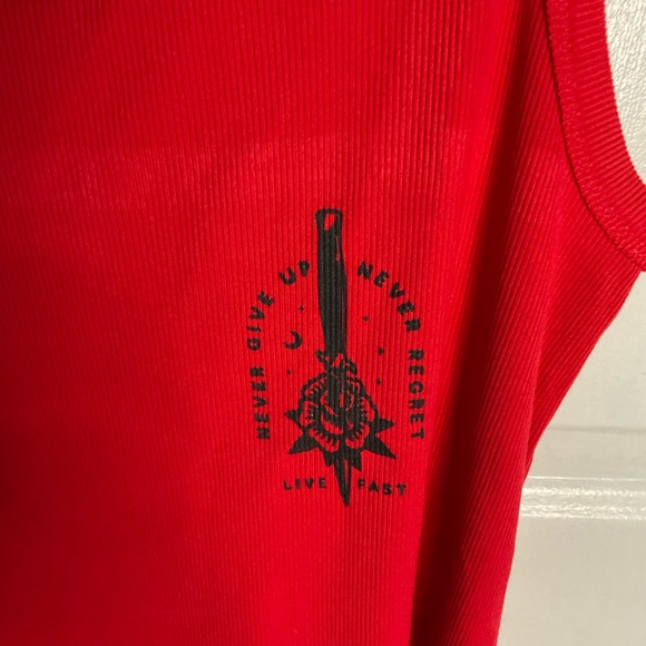 Large red tank top never give up never regret front and back - Picture 3 of 4